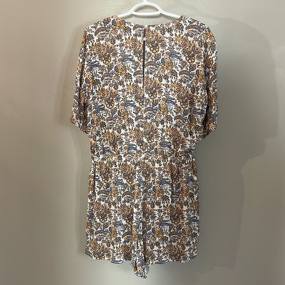 LOFT Paisley Romper - Picture 4 of 4